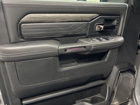 New 2026 RAM 2500 Limited AWD/4WD image 12