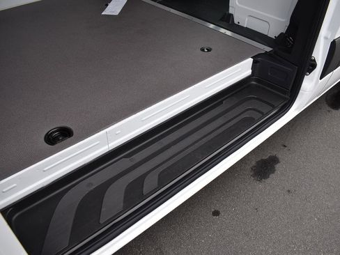 New 2025 Mercedes-Benz Sprinter 2500 image 12