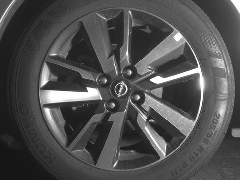 Used 2025 Nissan Versa SV image 12