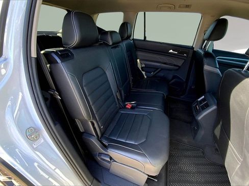 Used 2022 Volkswagen Atlas SEL Premium image 26