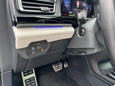 Used 2025 Volkswagen Atlas Cross Sport SEL Premium R-Line image 14