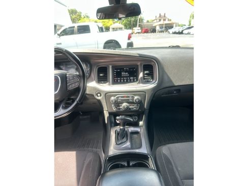 Used 2022 Dodge Charger SXT w/ Blacktop Package RWD image 9