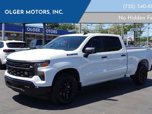 Used 2024 Chevrolet Silverado 1500 W/T w/ WT Value Package AWD/4WD image 2