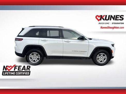 Used 2024 Jeep Grand Cherokee Laredo AWD/4WD image 13