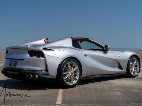 Used 2022 Ferrari 812 GTS image 10