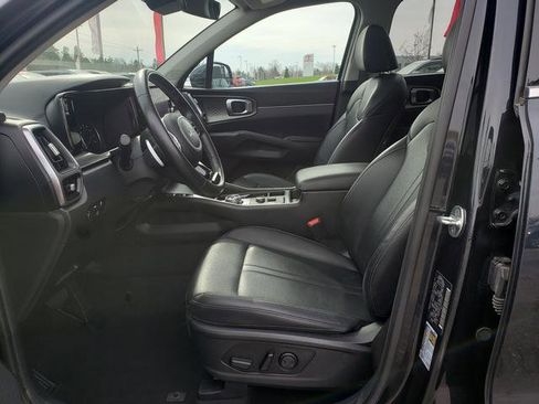 Certified 2023 Kia Sorento EX w/ Panoramic Sunroof Package AWD/4WD image 11