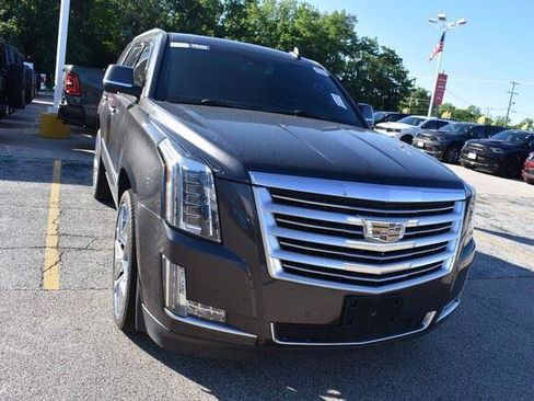 Used 2016 Cadillac Escalade Platinum AWD/4WD image 10