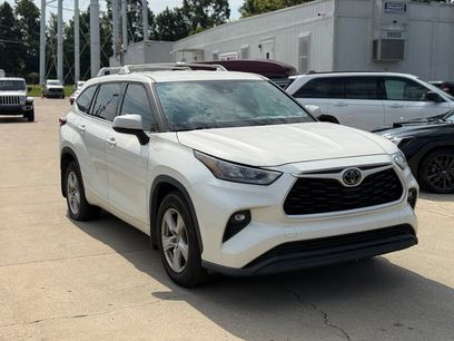 Used 2020 Toyota Highlander LE