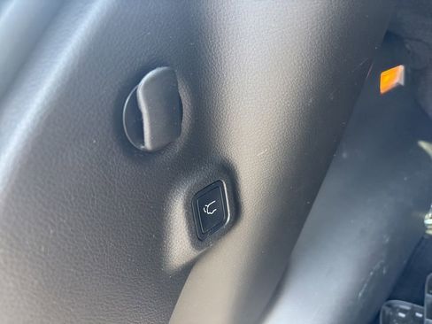 Used 2022 Jeep Compass Latitude w/ Sun and Sound Group AWD/4WD image 15