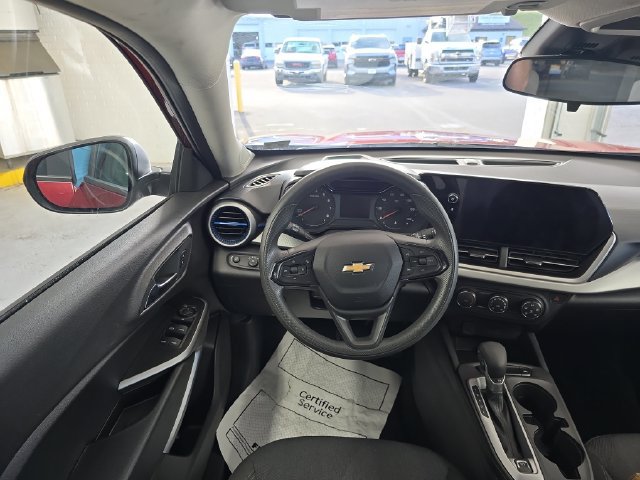 Used 2025 Chevrolet Trax LS FWD image 12