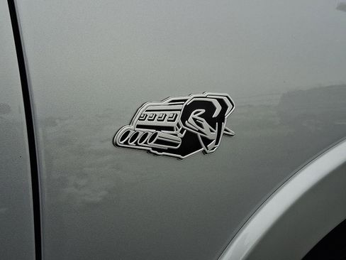 New 2026 RAM 1500 4x4 Crew Cab image 17