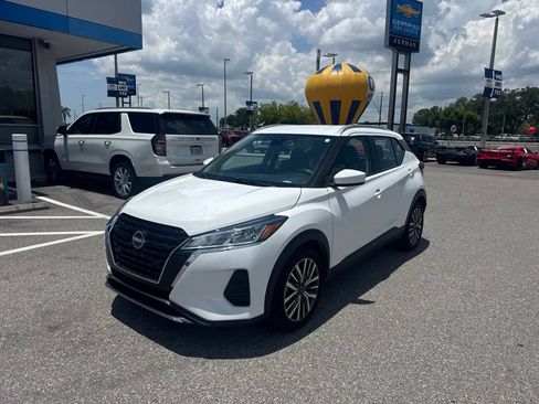 Used 2024 Nissan Kicks SV FWD image 1