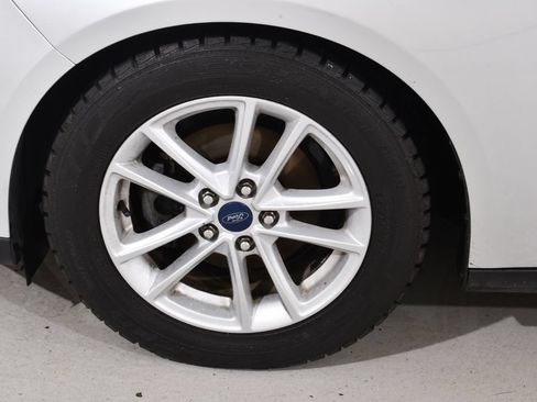 Used 2018 Ford Focus SE w/ Cold Weather Package FWD image 23