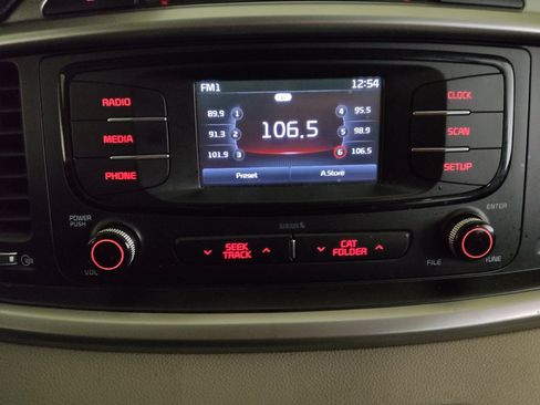Used 2017 Kia Sorento AWD image 25