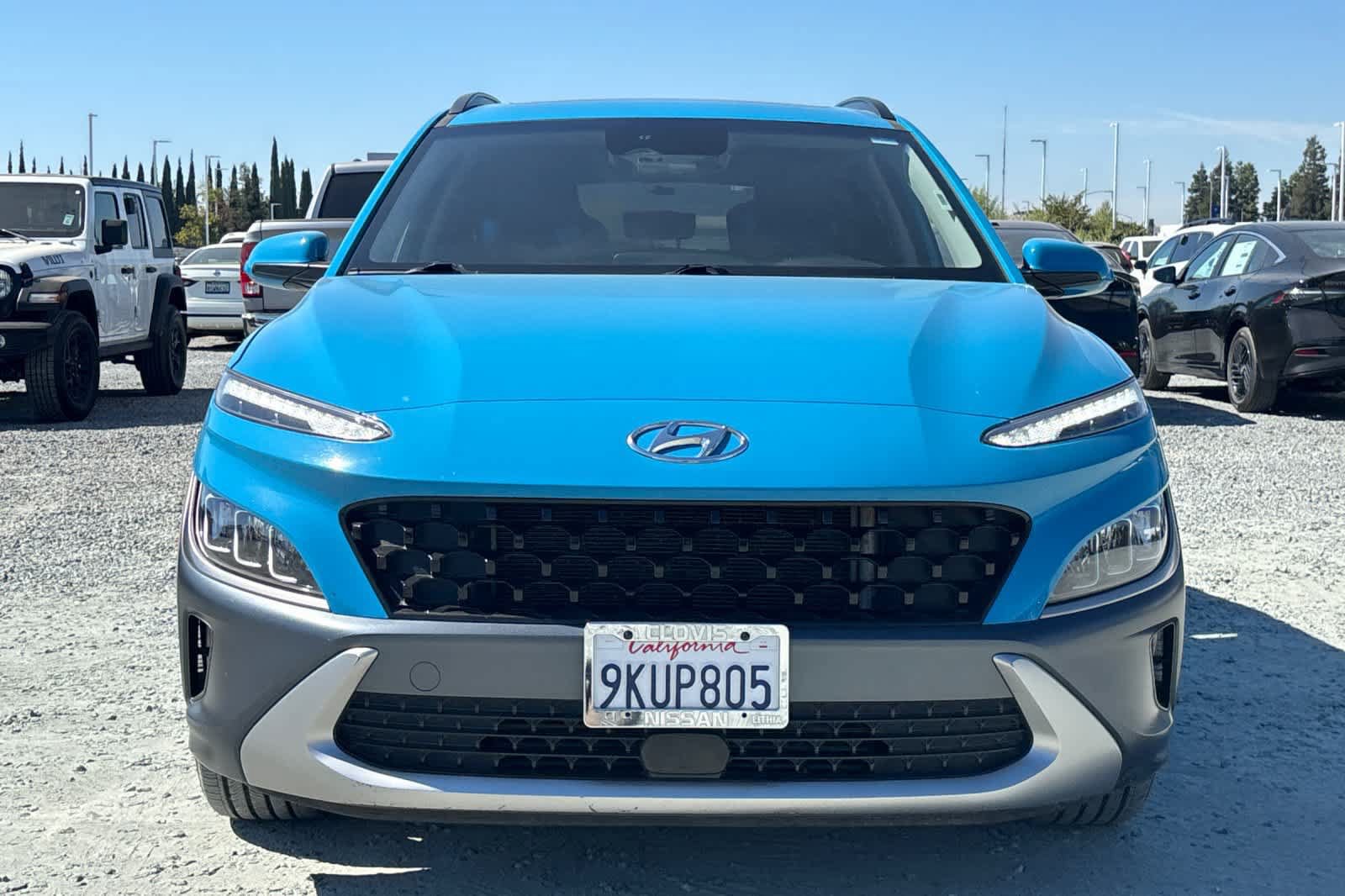 Used 2022 Hyundai Kona Limited w/ Cargo Package FWD image 11