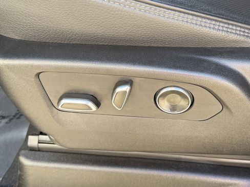 Used 2025 GMC Yukon XL Denali image 21