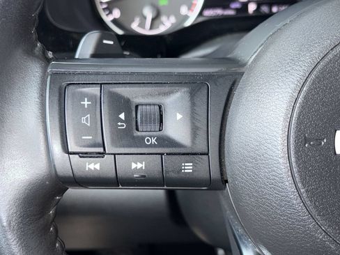 Used 2024 Nissan Pathfinder SV AWD/4WD image 13