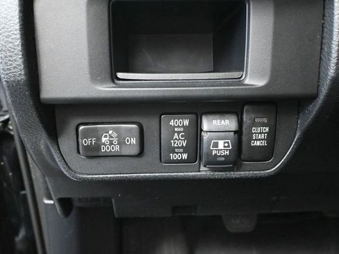 Used 2017 Toyota Tacoma TRD Sport w/ Tow Package image 31