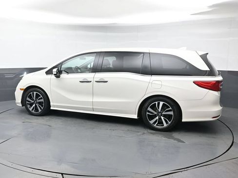 Used 2019 Honda Odyssey Elite image 3