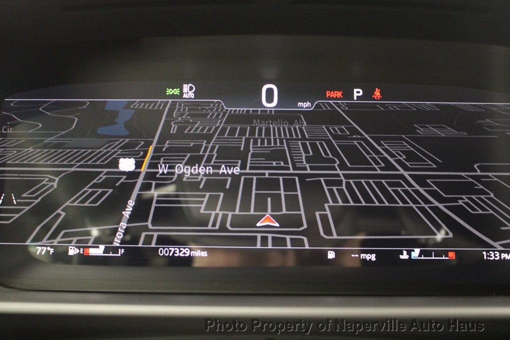 Used 2025 Land Rover Discovery Dynamic SE AWD/4WD image 19