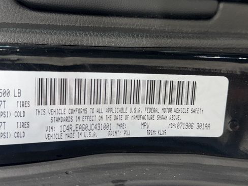 Used 2018 Jeep Grand Cherokee Altitude RWD image 35