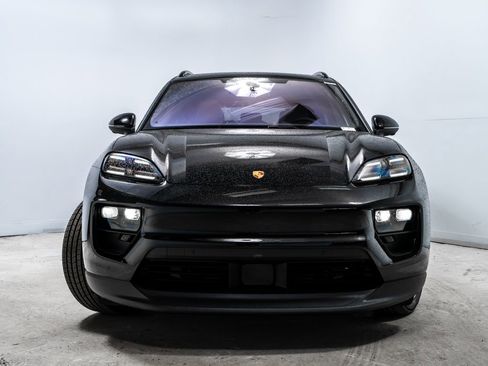 New 2026 Porsche Macan 4 Electric image 10