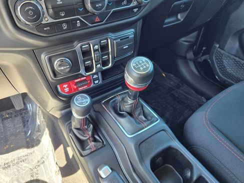Used 2021 Jeep Wrangler Unlimited Rubicon AWD/4WD image 17