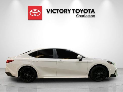 Used 2025 Toyota Camry SE w/ Convenience Package FWD image 6