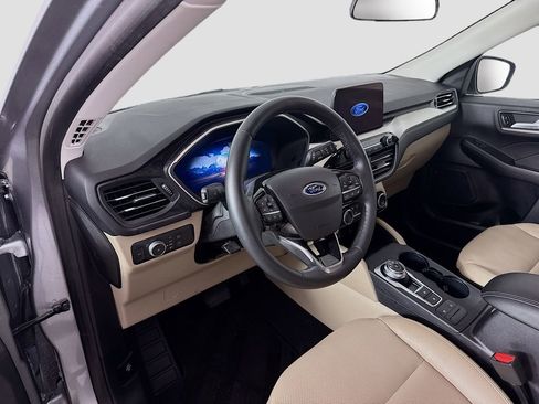 Used 2021 Ford Escape SEL w/ Technology Package image 9