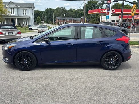 Used 2016 Ford Focus SE w/ Equipment Group 201A FWD image 7