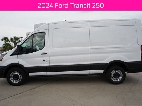 Used 2024 Ford Transit 250 148 Medium Roof RWD image 4