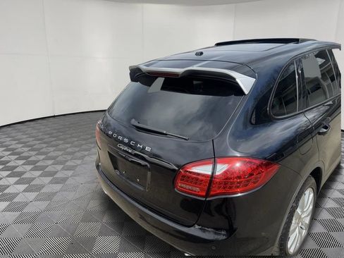 Used 2014 Porsche Cayenne Platinum Edition AWD/4WD image 12