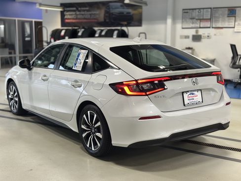 Used 2023 Honda Civic EX-L image 8