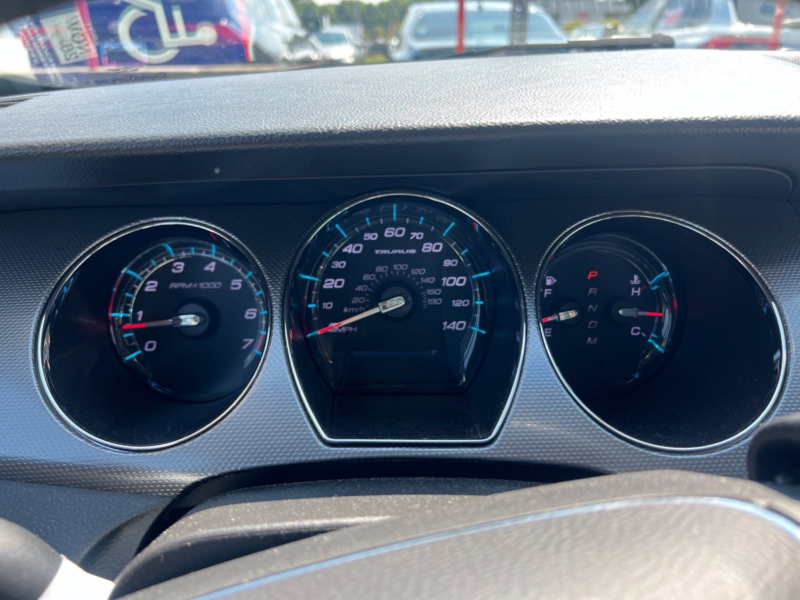 Used 2011 Ford Taurus SEL FWD image 11