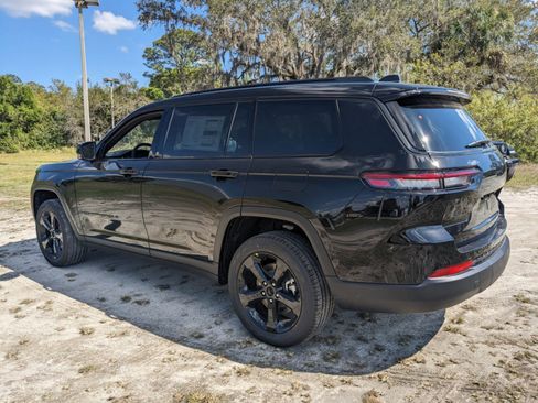 New 2025 Jeep Grand Cherokee L Limited w/ Black Appearance Package RWD image 6