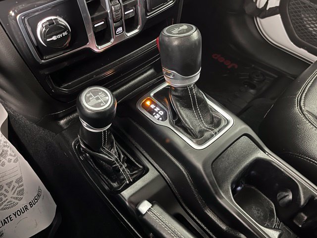 Used 2022 Jeep Wrangler Unlimited Sahara w/ Cold Weather Group AWD/4WD image 36