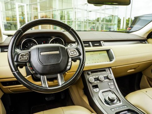 Used 2018 Land Rover Range Rover Evoque SE AWD/4WD image 15