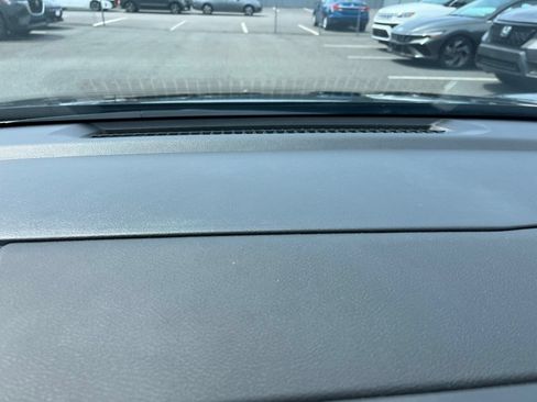 Used 2025 Nissan Sentra SV FWD image 17