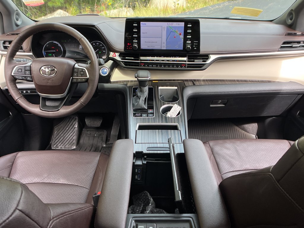 Certified 2024 Toyota Sienna Platinum AWD/4WD image 13