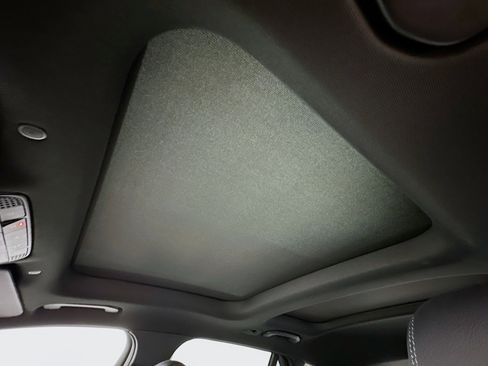 Used 2022 Mercedes-Benz GLC 300 4MATIC w/ Premium Package Lite image 26