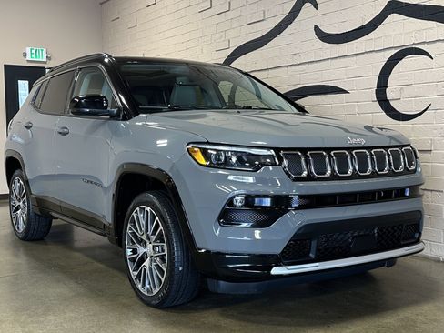 Used 2022 Jeep Compass Limited w/ Elite Group AWD/4WD image 10