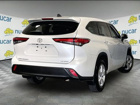 Used 2022 Toyota Highlander LE AWD/4WD image 6