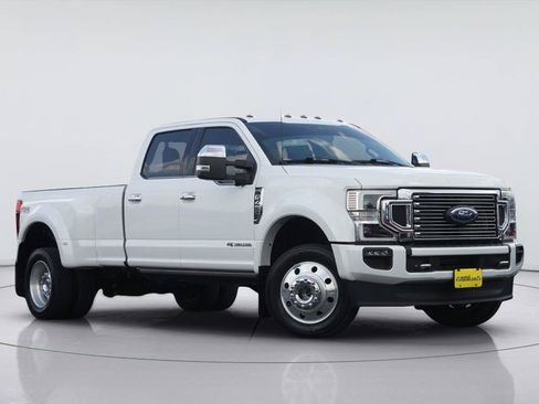 Used 2022 Ford F450 Platinum w/ FX4 Off-Road Package AWD/4WD image 2