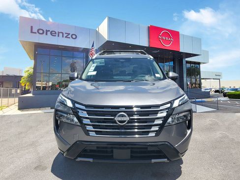 New 2025 Nissan Rogue Platinum image 2