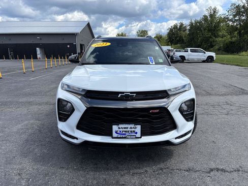 Used 2023 Chevrolet TrailBlazer RS w/ Convenience Package FWD image 2