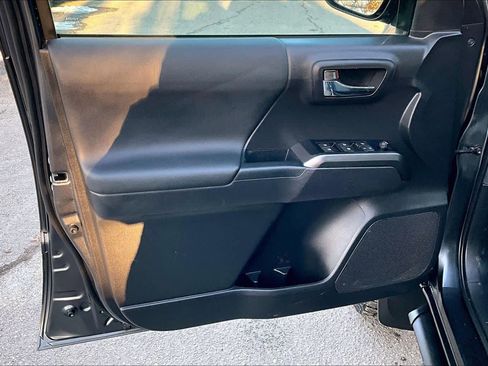 Used 2023 Toyota Tacoma TRD Off-Road image 20