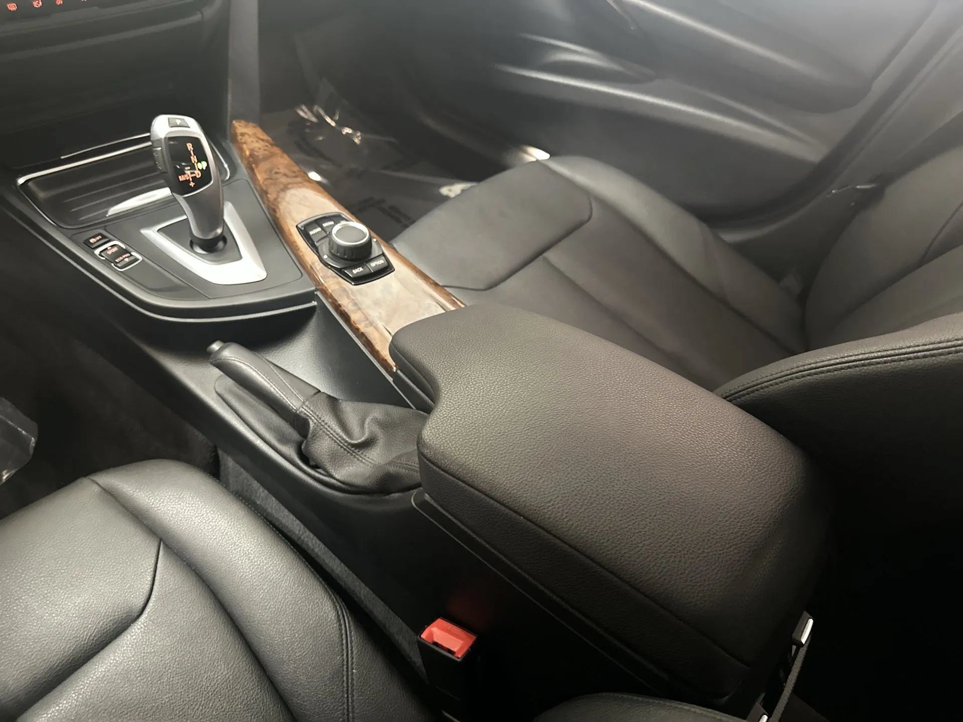 Used 2014 BMW 320i Sedan RWD image 22