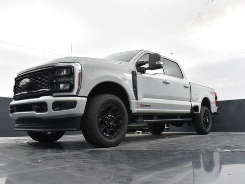 New 2025 Ford F350 XLT w/ Black Appearance Package image 29