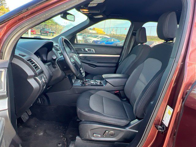 Used 2018 Ford Explorer XLT w/ Equipment Group 201A AWD/4WD image 12