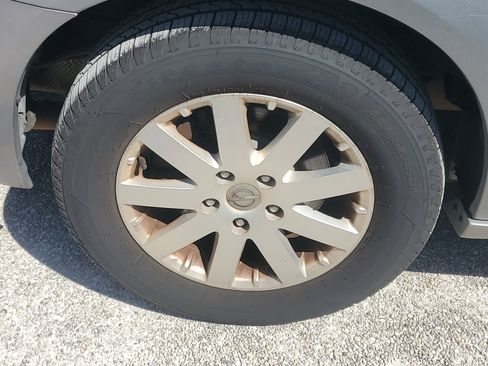 Used 2015 Chrysler Town & Country Touring FWD image 7